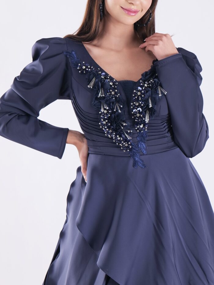 Elegant Navy Blue Gown with Embellished Neckline Luxury For Grand Occasions - Image 6