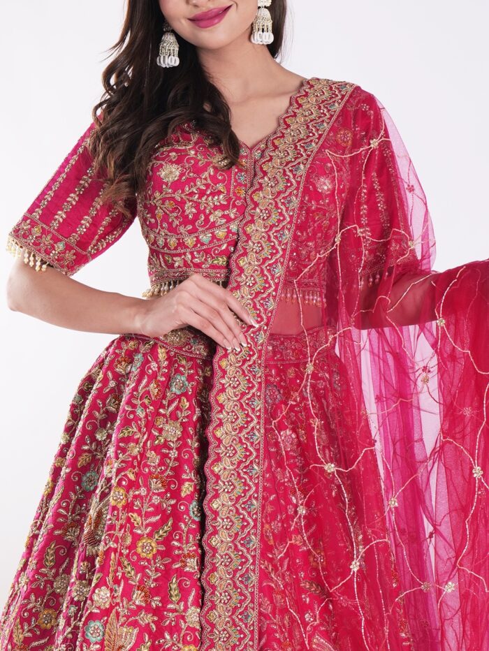 Stunning Floral Pattern With Intricate Embroidery In Gold Silver Bridal Lehenga Choli Set - Image 6