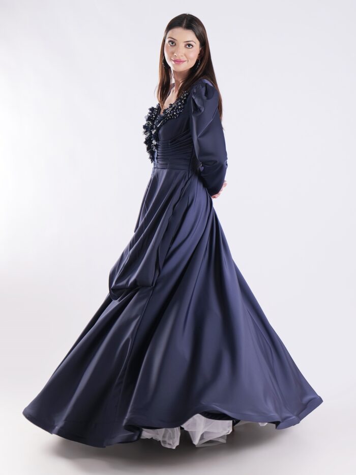 Elegant Navy Blue Gown with Embellished Neckline Luxury For Grand Occasions - Image 7